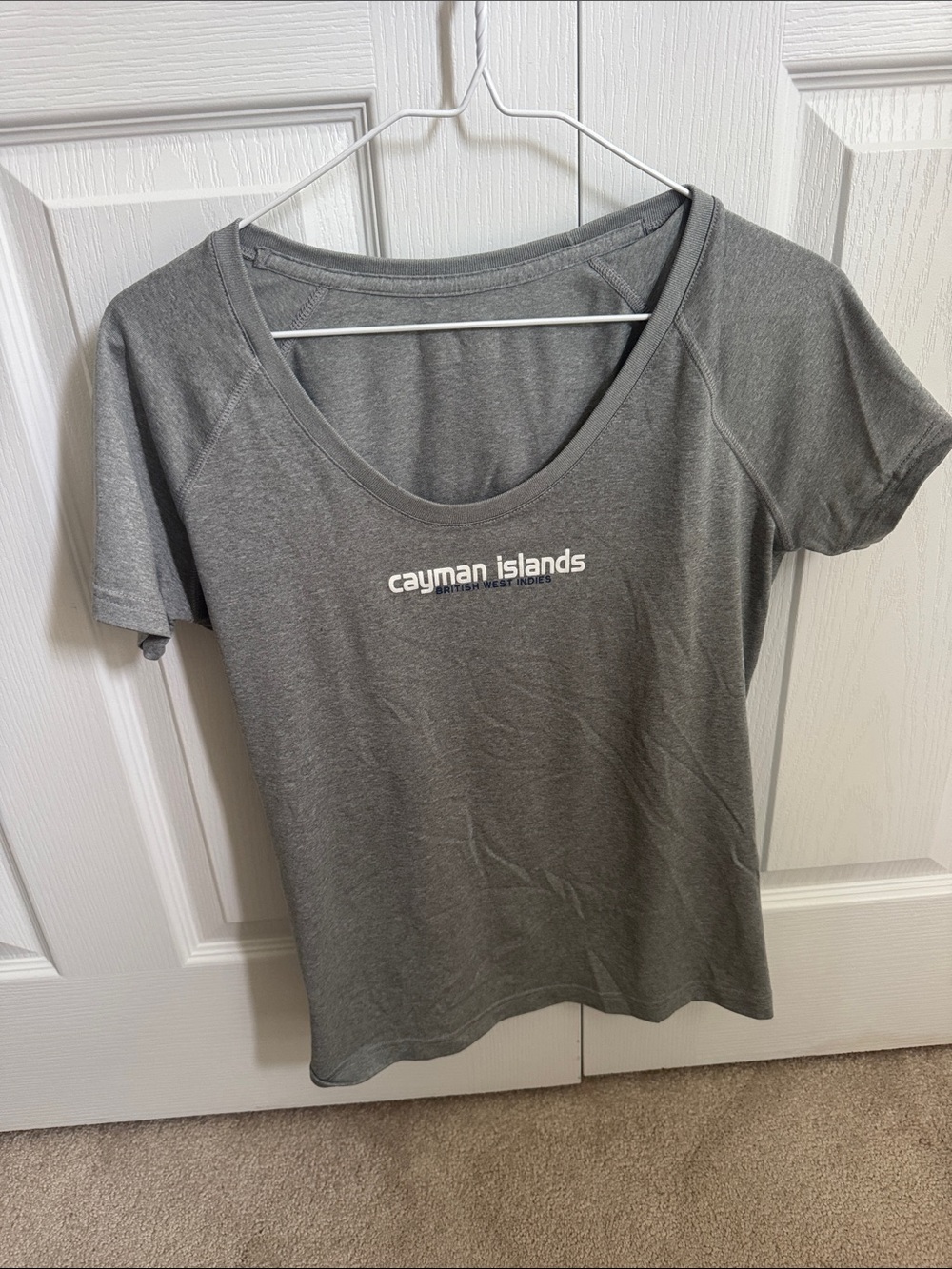 Under Armour Women's Gray Short Sleeve Tee - Cayman Islands Print
